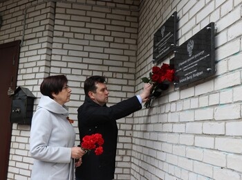 В преддверии праздника Великой Победы в Кировске открыли мемориальные доски
