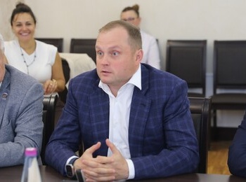 Налоговую льготу для поддержки сирот предложили депутаты областного ЗакСа
