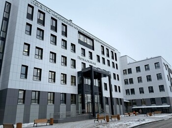 Губернатор Ленинградской области посетил новую поликлинику в Кировске