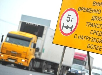 В Ленобласти вводят сезонные ограничения для большегрузов на период весенней просушки дорог