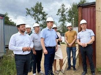 Лето — традиционная пора ремонтов, строительства и обновления социальных объектов.⁣⁣