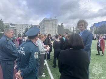Учебную эвакуацию и уроки безопасности провели в гимназии Кировского района